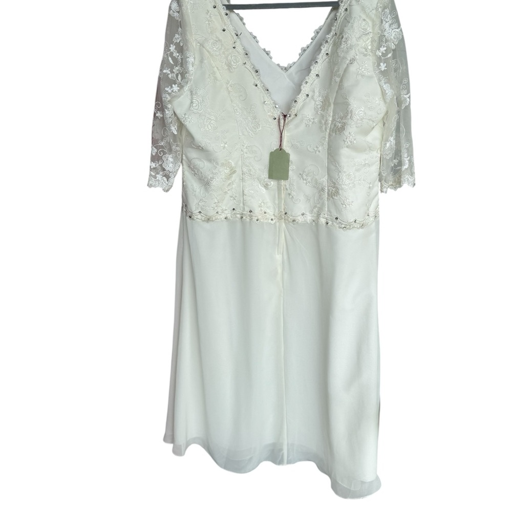 Never worn ivory wedding dress sz 22 - Picture 2 of 8